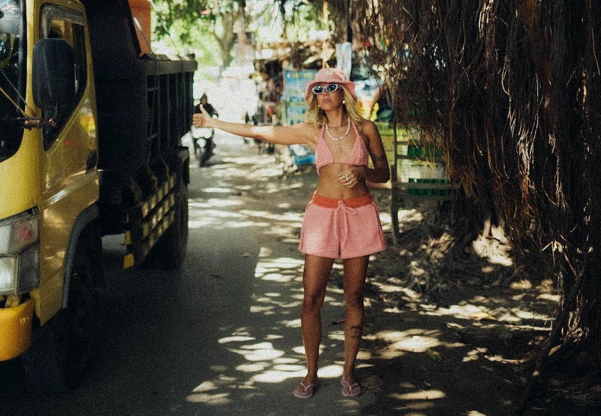 Jak przygotować się na letni sezon? Kluczowe elementy każdej szafy